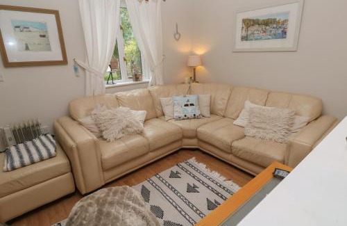 Falmouth House | Albert's Den