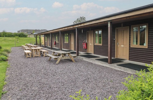 Cowbridge Cottage | ALDER, romantic, country holiday cottage, with a garden in Cowbridge