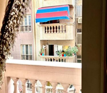 Ar-Raml 2 Apartment | Alex 2BR - Smart TV - Wi-Fi - Work Desks & Bicycle