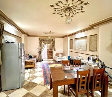 Ar-Raml 2 Apartment | Alex 2BR - Smart TV - Wi-Fi - Work Desks & Bicycle