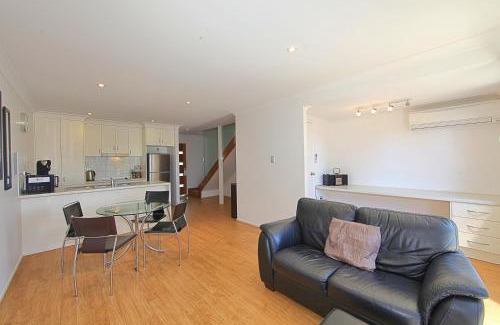 Svensson Heights Apartment | Alexandra Apartments