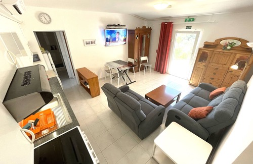 Almancil House | Algarve Faro, Detached quiet 4 pax house, Fenced, Heated pool, Wifi A/C Sat-TV