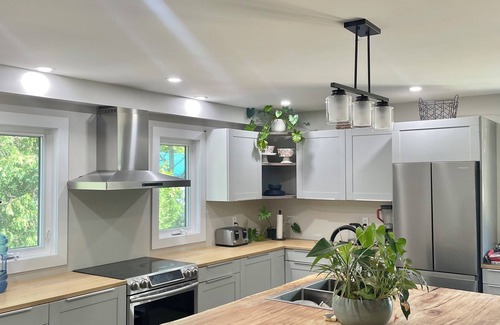 Whitney House | Algonquin Paradise. Perfect for Multi-families, near Algonquin Park + Hot Tub