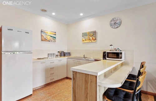 East Devonport Apartment | Alice Beside The Sea - 2 Bedroom Apartment