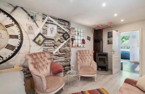 Muhlbach Apartment | Alice im Wunderland