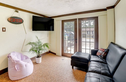 Ingomar House | Aliquippa Studio w/ Smart TVs & Gaming Console!