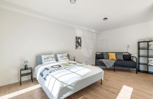 Alken House | Alken Farm Stay with Terrace