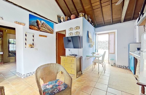 Valle de Guerra House | ALL INCLUDE TENERIFE, RURAL HOUSE WITH POOL, BARBECUE, FREE WIFI, GYM, PARKING.