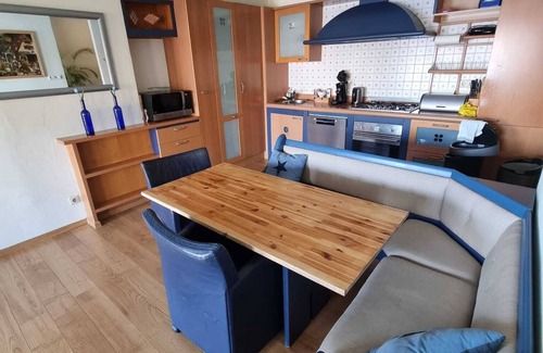 Dordrecht Apartment | All Exclusive Riverview Apartment (4 persons) in historic Dordrecht