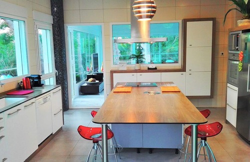 Godelleta Ski Chalet | "ALL NATURE"- Private Oasis.15km to airport. 25 km to Valencia. Sleeps 14+3