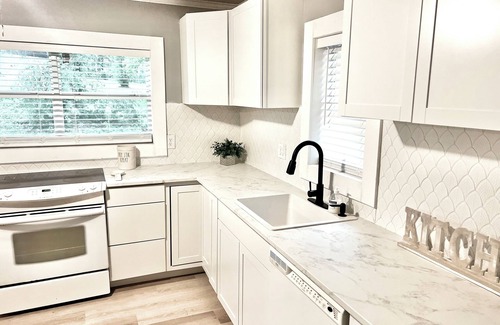 Ashdown House | All New APRIL 2024. Jettedtub, Sorry no pets or smoking. Downtown Ashdown AR