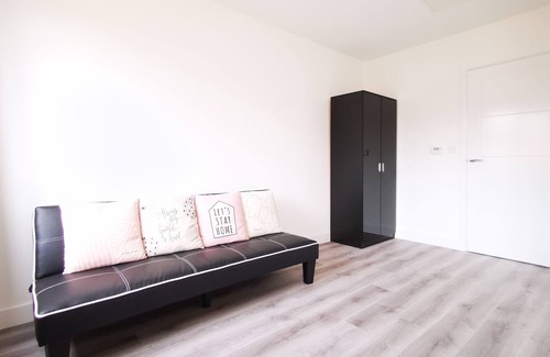 Chorlton-on-Medlock House | ALL NEW Stylish Townhouse 5mins To Manchester City Centre