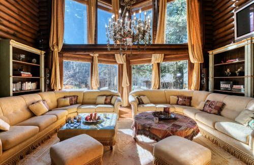 Arcadia Region Ski Chalet | All Seasons Paradise