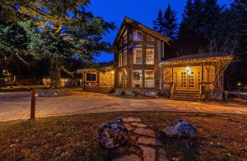 Arcadia Region Ski Chalet | All Seasons Paradise