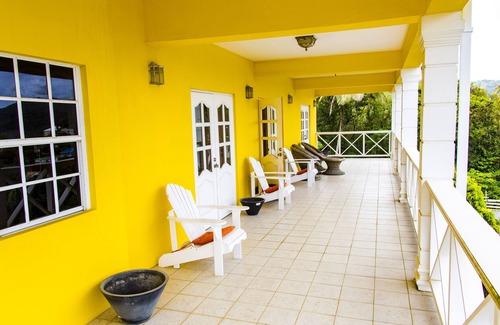 Brighton House | All the Comforts of Home together with Nature's Therapeutic Sights and Sounds