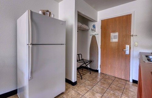 St. Robert Apartment | All Towne Suites