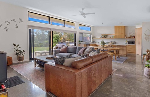 Sandy Point House | Allgood House Summary