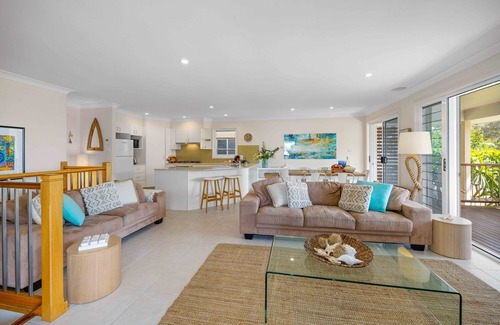 Bonny Hills House | Allure by the Sea - beachfront luxury home