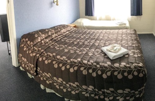 Waitaki District Hotel | Alma Motel