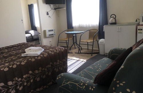 Waitaki District Hotel | Alma Motel