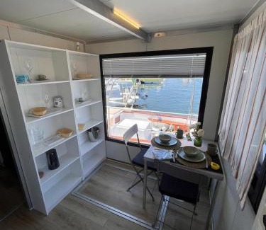 Licola Boat Rental | ALMALO Floating House - Casa Galleggiante