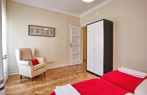 Sao Jorge de Arroios Apartment | Almirante Top Floor/Almirante Reis Avenue