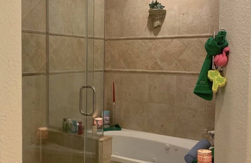 Lake Magdalene House | AlohaZen🍀private Suite with jacuzzi and hidromassage, Welcome pet's
