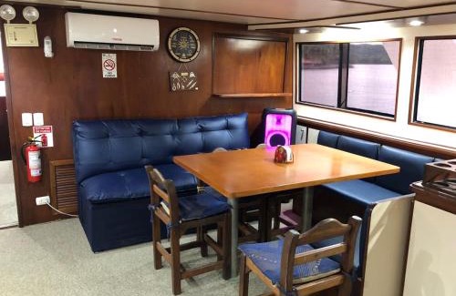 La Tortuga Boat Rental | Alojamiento Cama Carpa y Yate Isla La Tortuga Venezuela,