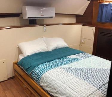 La Tortuga Boat Rental | Alojamiento Cama Carpa y Yate Isla La Tortuga Venezuela,