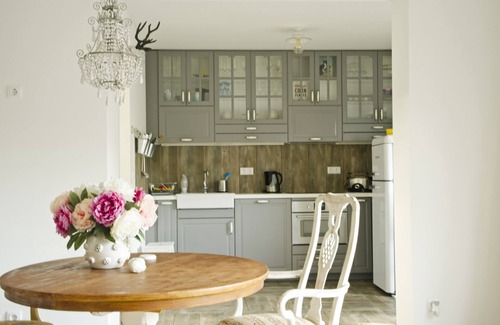 Niederkruechten House | AlpacaView Lodge - Gatehouse -