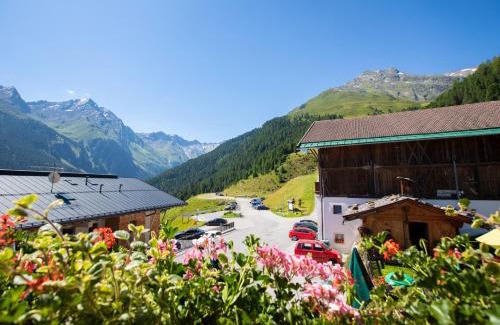 Sankt Sigmund im Sellrain House | Alpengasthof Praxmar