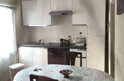 Beaumont-sur-Sarthe House | Alpes Mancelles - 20 mn du Mans - Cosy town house - 4p