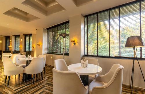 Sidhpur Hotel | Alpine hotel and villas