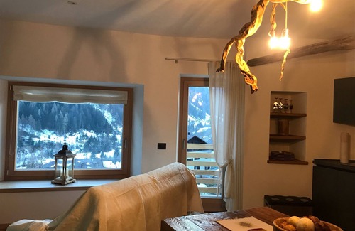 Fraviano Apartment | Alpine house on the rio Cortina