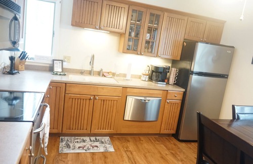 Campton House | Alpine Retreat 1000' from amenities