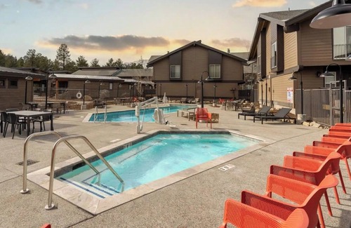 Mammoth Lakes House | Alpine Room with Sauna & Steam Room Access Near Mammoth Ski Adventures