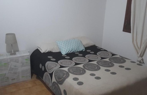 Santa Rosa House | Alquiler de casa en zona centro, una habitacion cama doble y futom