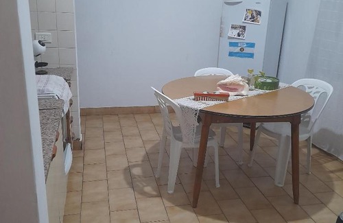 Santa Rosa House | Alquiler de casa en zona centro, una habitacion cama doble y futom