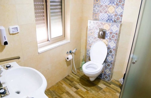 Bethlehem House | Alrowwad Guesthouse