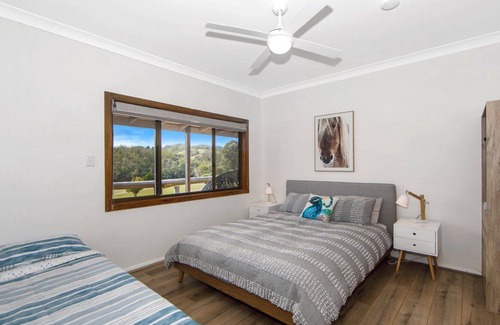 Bundook House | Altamira Palomino, TOP NOTCH