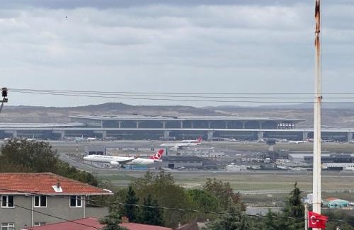 Arnavutkoy Apartment | ALTAY Airport SUİT