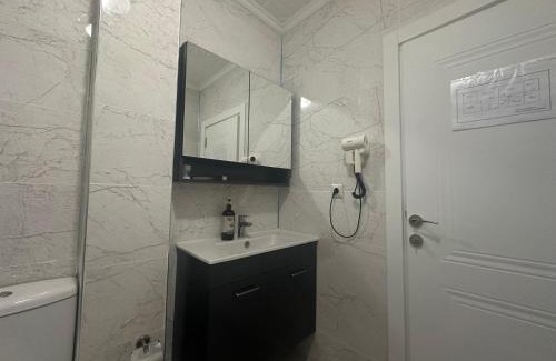 Arnavutkoy Apartment | ALTAY Airport SUİT