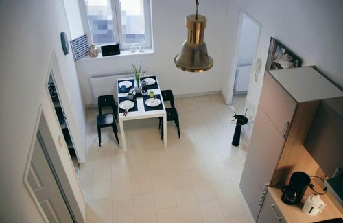 Nikolsdorf Apartment | AMADEUS - tram station to the OPERA 2 mins away