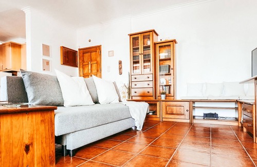 Mina Apartment | Amadora Terrace View By Gt House
