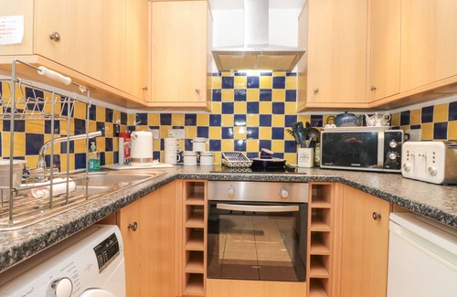 Folkton Cottage | AMARI, pet friendly, with a garden in Staxton