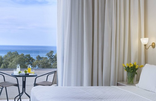 Vouliagmeni Hotel | Amarilia Hotel