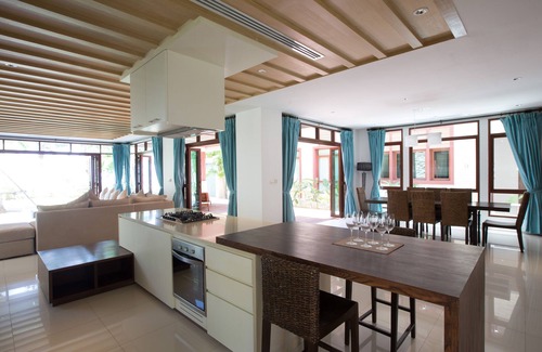 Sai Thai Villa | Amatapura Beachfront Villa 14