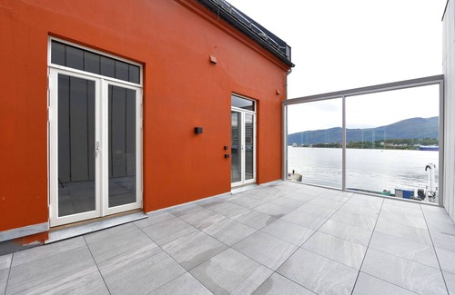Alesund Apartment | Amazing 3 Bedroom Apartment in the Heart of Aalesund