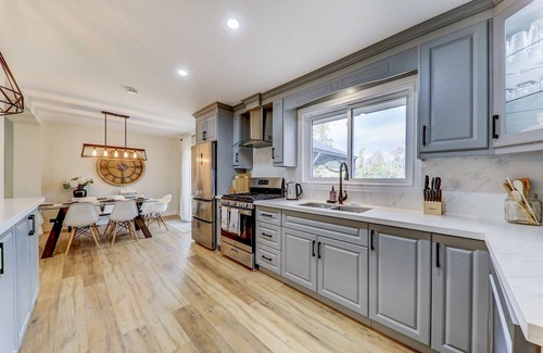 Frankford House | Amazing 5 bedroom, swim spa, river, close to Batawa Ski Hill