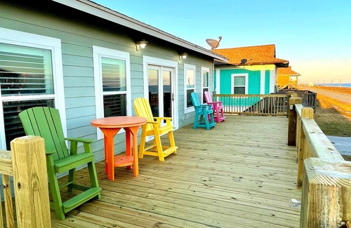 Port Bolivar House | Amazing Beach Views! Seashell Getaway, a Charming Beach Cottage!